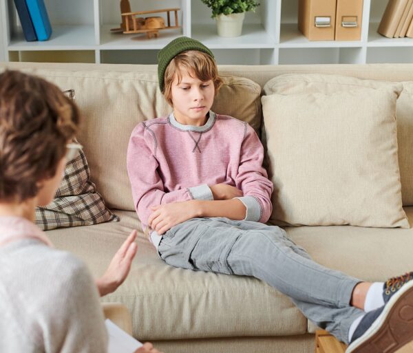 teen in therapy for ptsd treatment in fresno, california.